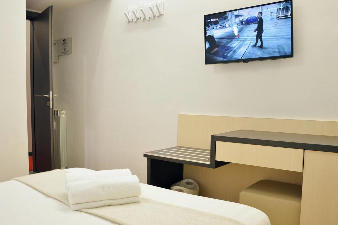Zhihua Guest House Roma Dış mekan fotoğraf