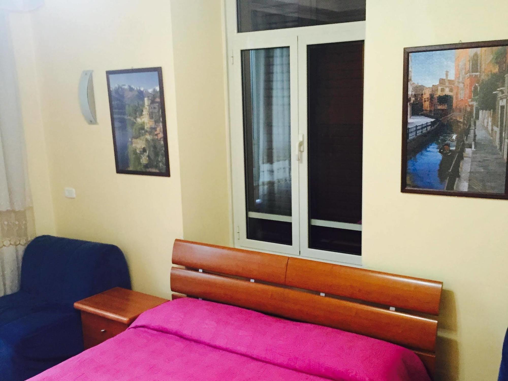 Zhihua Guest House Roma Dış mekan fotoğraf