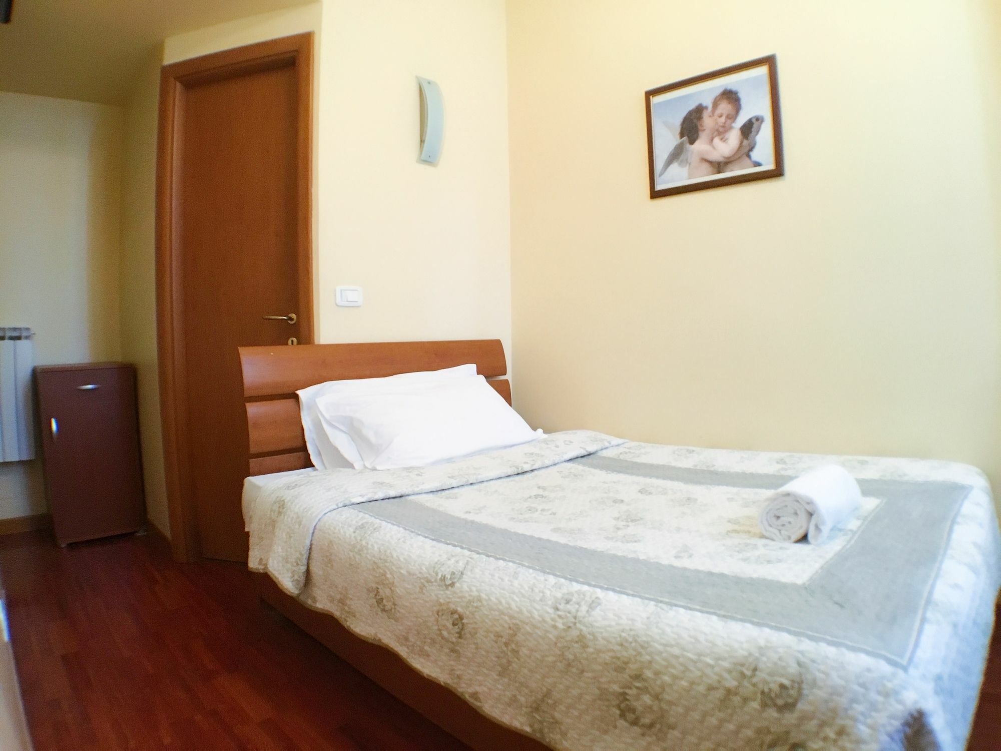 Zhihua Guest House Roma Dış mekan fotoğraf