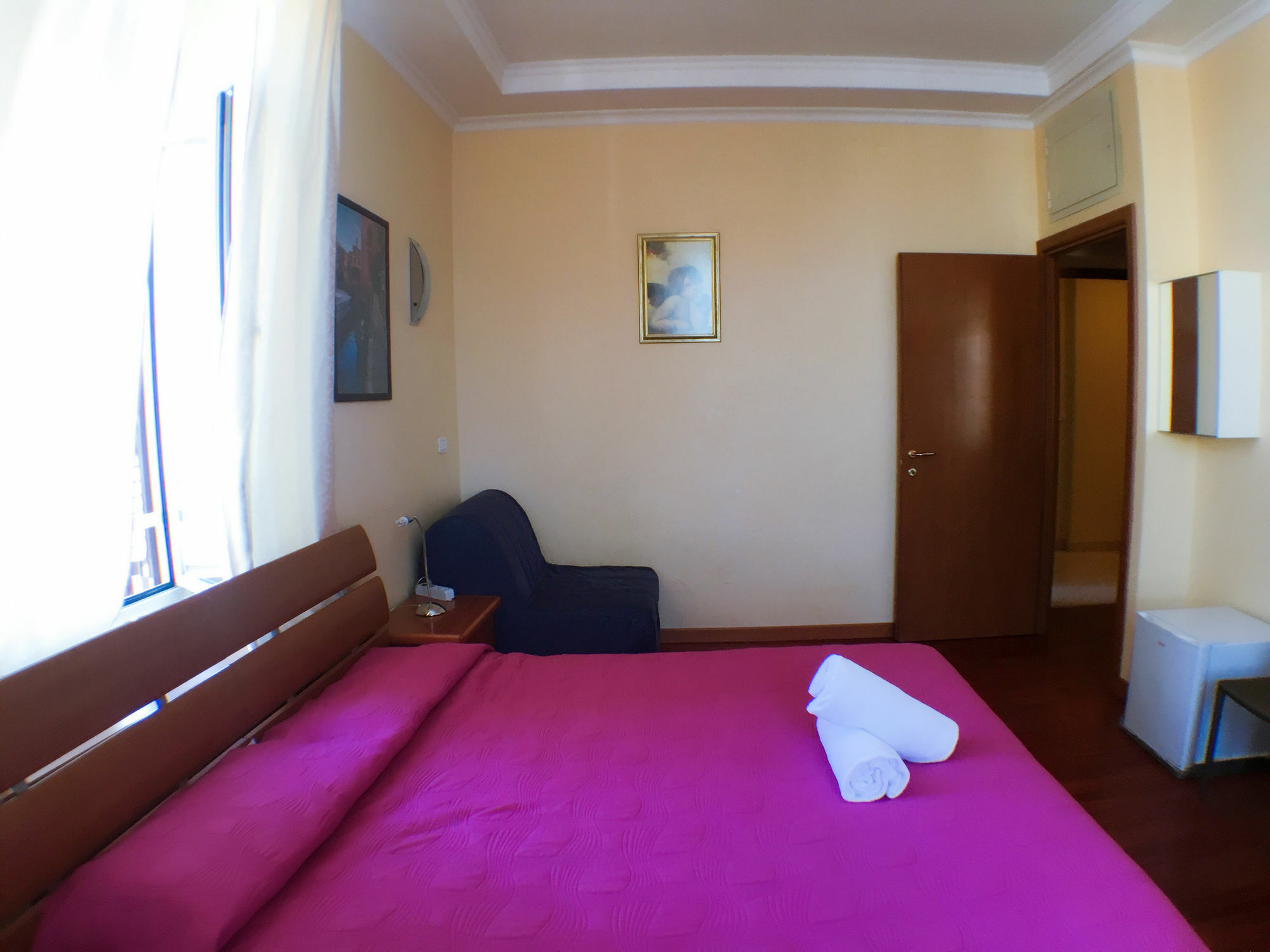 Zhihua Guest House Roma Dış mekan fotoğraf