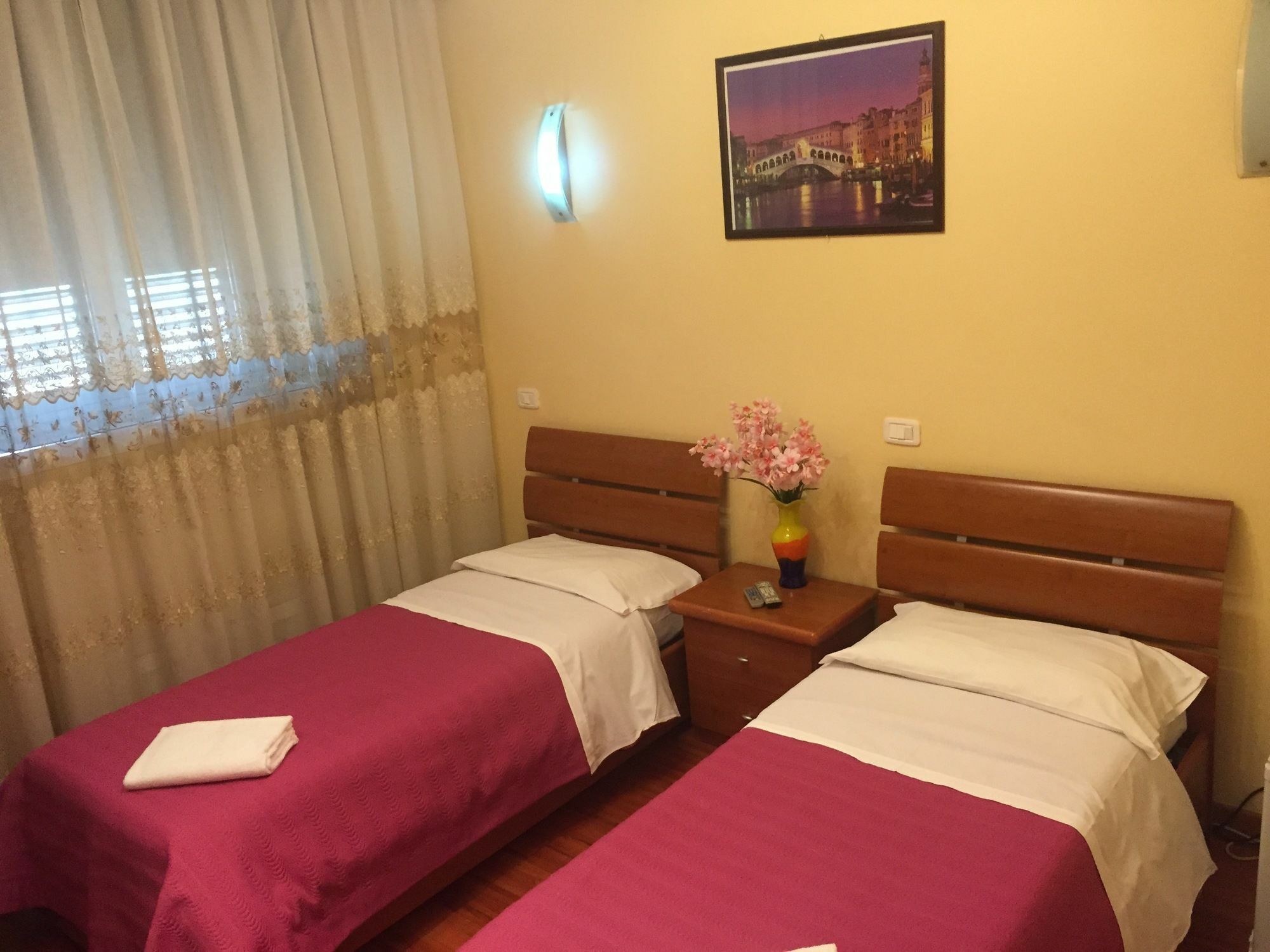 Zhihua Guest House Roma Dış mekan fotoğraf